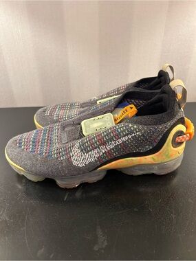 Nike Womens Black Multicolor Air VaporMax FlyEase Slip-On Sneakers